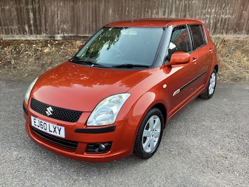 Used Suzuki Swift 2010 for sale - 79531965: Photo