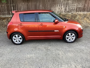 Used Suzuki Swift 2010 for sale - 79531965: Photo