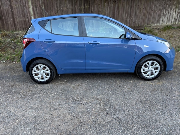 Used Hyundai i10 2017 for sale - 74836052: Photo 4