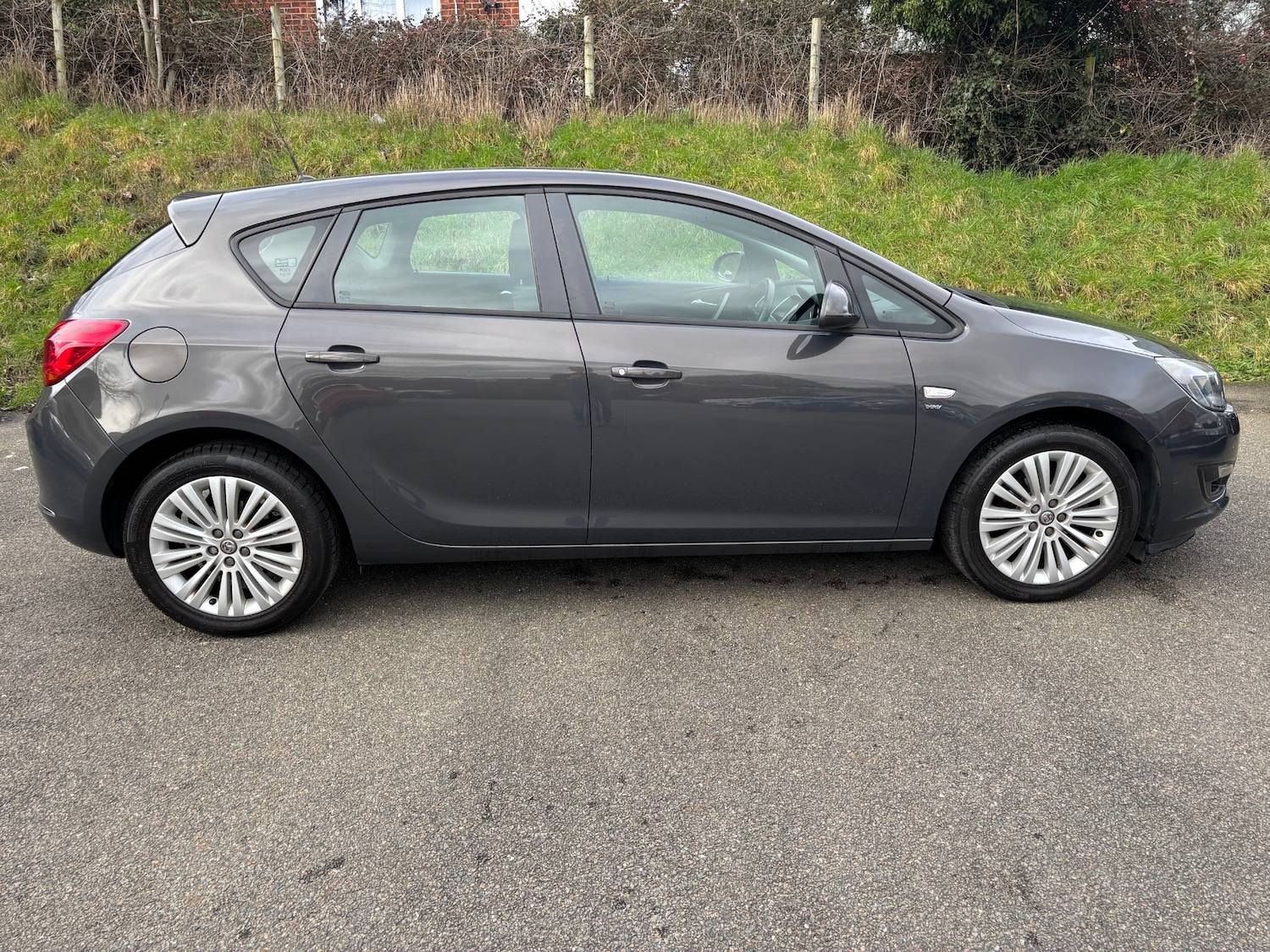 Used Vauxhall Astra 2013 for sale - 77630183: Photo 3