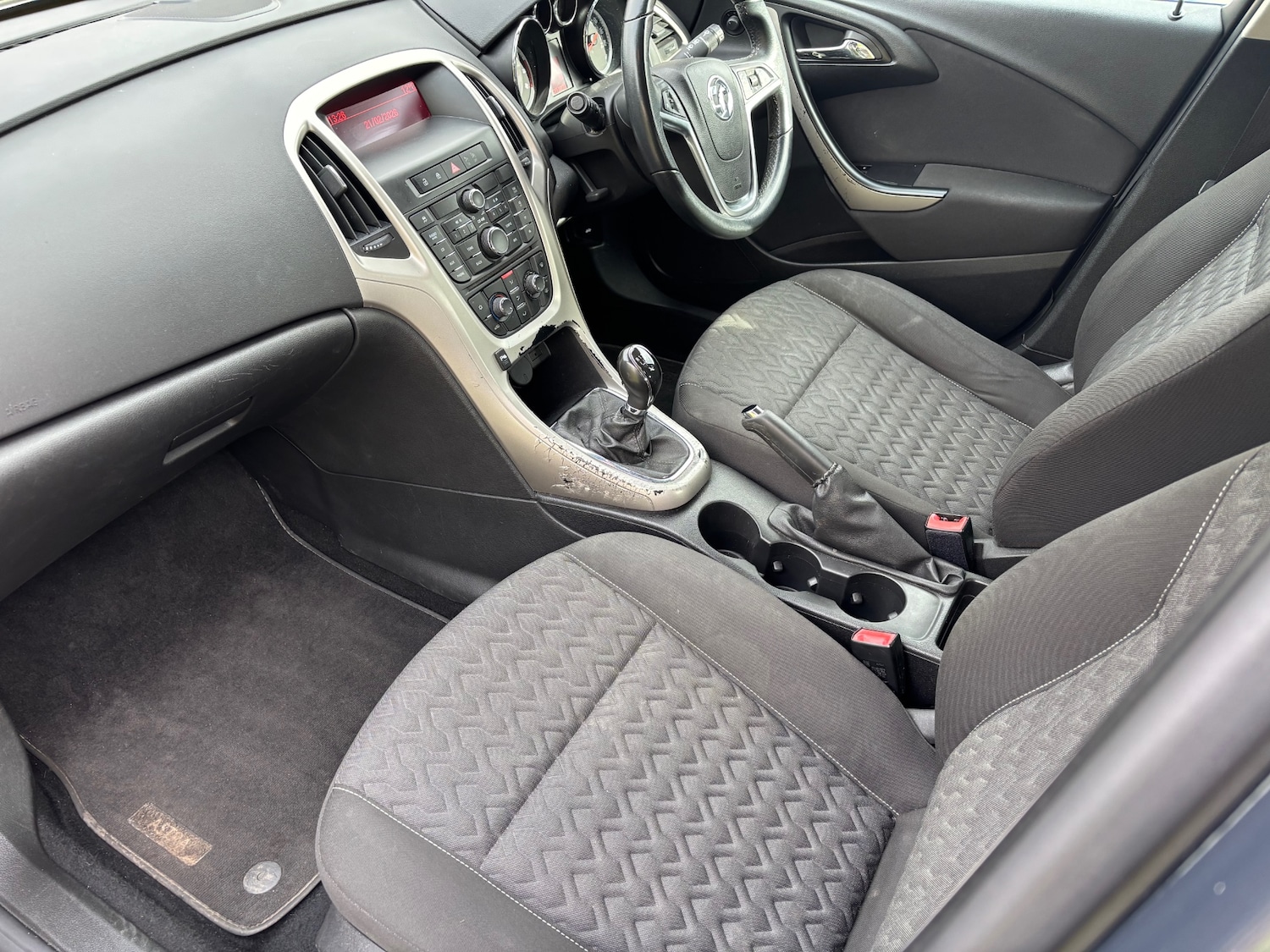 Used Vauxhall Astra 2013 for sale - 77630183: Photo 6