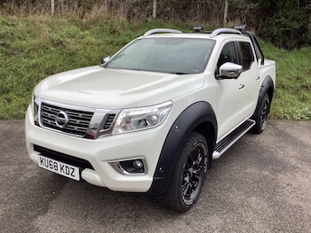 Nissan - Navara