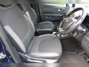 Used Renault Captur 2018 for sale - 78241163: Photo