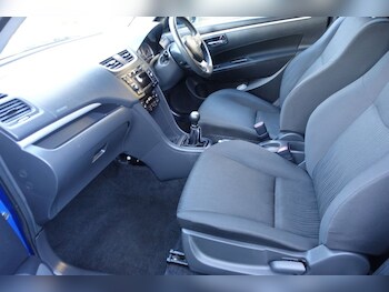 Used Suzuki Swift 2012 for sale - 77065168: Photo