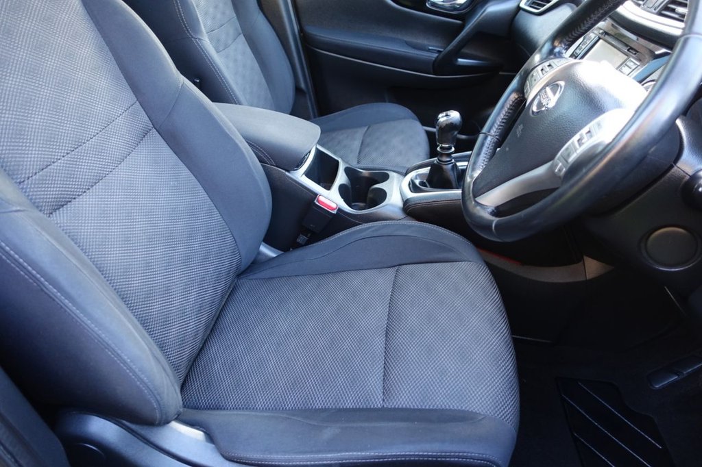 Used Nissan Qashqai 2015 for sale - 76617937: Photo 3