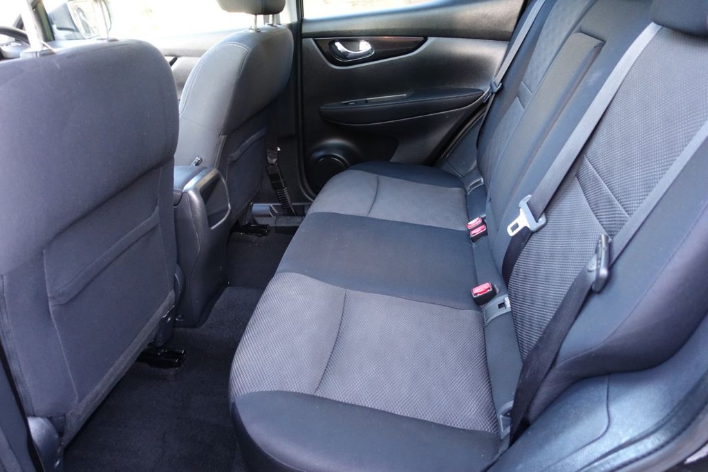Used Nissan Qashqai 2015 for sale - 76617937: Photo 4