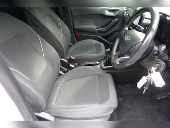 Used Ford Fiesta 2017 for sale - 79385206: Photo