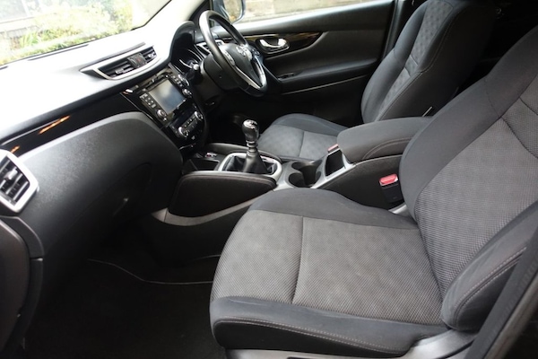 Used Nissan Qashqai 2015 for sale - 76210364: Photo 2