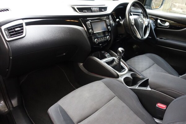 Used Nissan Qashqai 2015 for sale - 76210364: Photo 4
