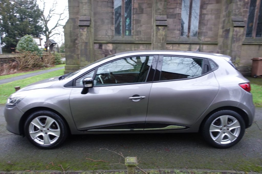 Used Renault Clio 2015 for sale - 77276494: Photo 15