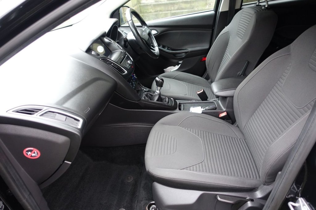 Used Ford Focus 2017 for sale - 77436835: Photo 2