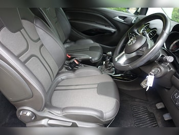 Used Vauxhall Adam 2017 for sale - 75242185: Photo