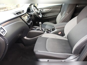 Used Nissan Qashqai 2018 for sale - 77370111: Photo