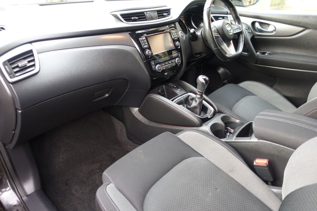 Used Nissan Qashqai 2018 for sale - 77370111: Photo 4