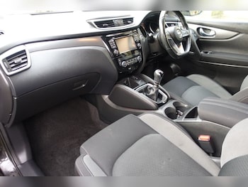 Used Nissan Qashqai 2018 for sale - 77370111: Photo