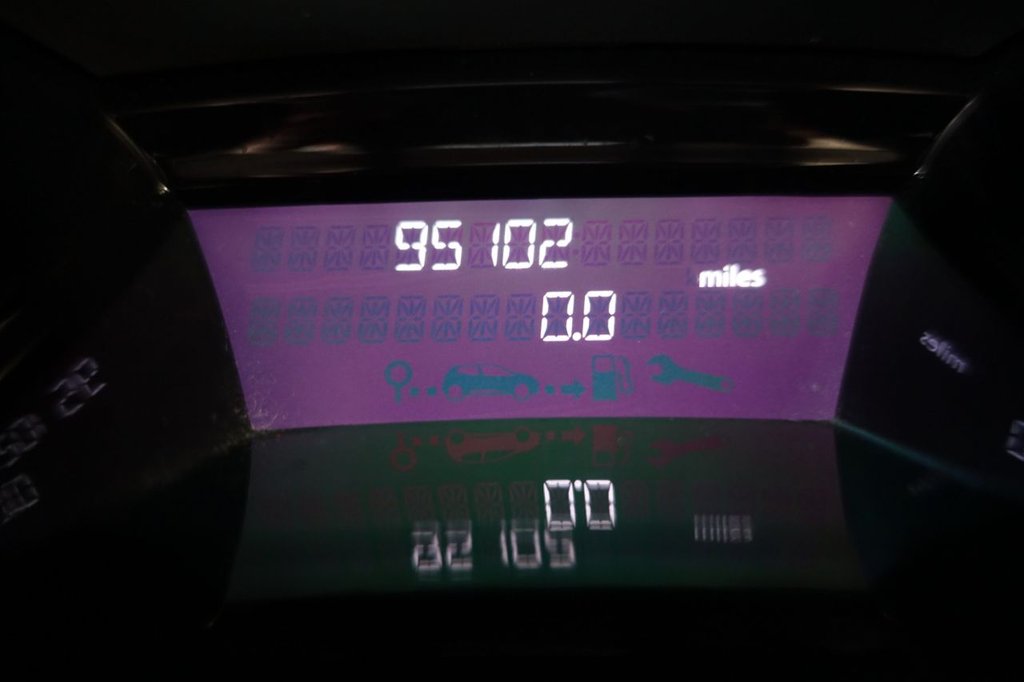 Used Renault Clio 2013 for sale - 76910388: Photo 6