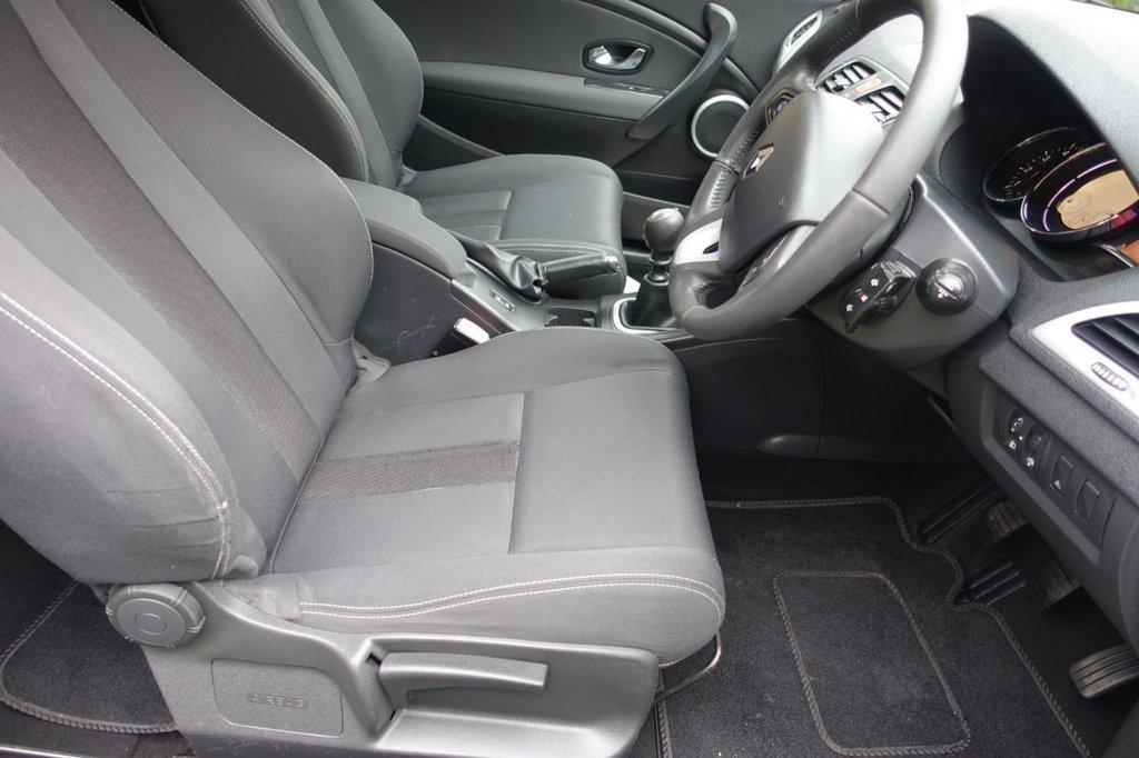 Used Renault Megane 2010 for sale - 77792322: Photo 2