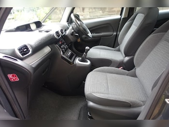 Used Citroen C3 Picasso 2017 for sale - 75642587: Photo
