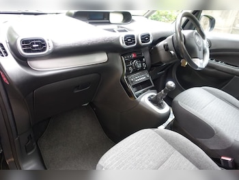 Used Citroen C3 Picasso 2017 for sale - 75642587: Photo
