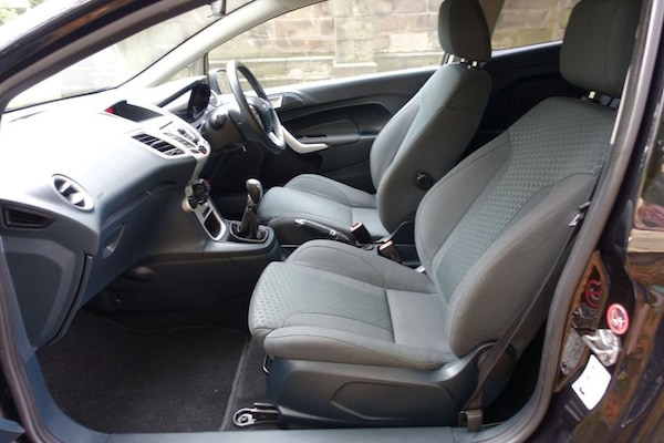 Used Ford Fiesta 2012 for sale - 76118711: Photo 2