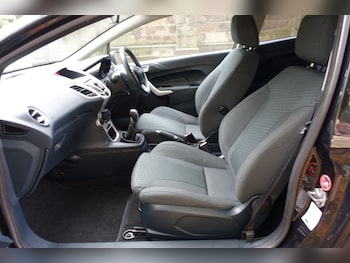 Used Ford Fiesta 2012 for sale - 76118711: Photo 2