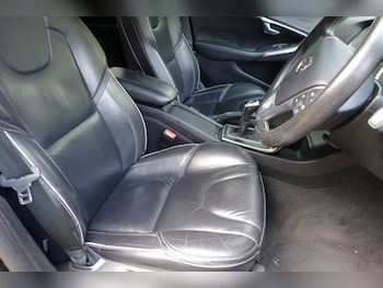Used Volvo V40 2017 for sale - 79506645: Photo