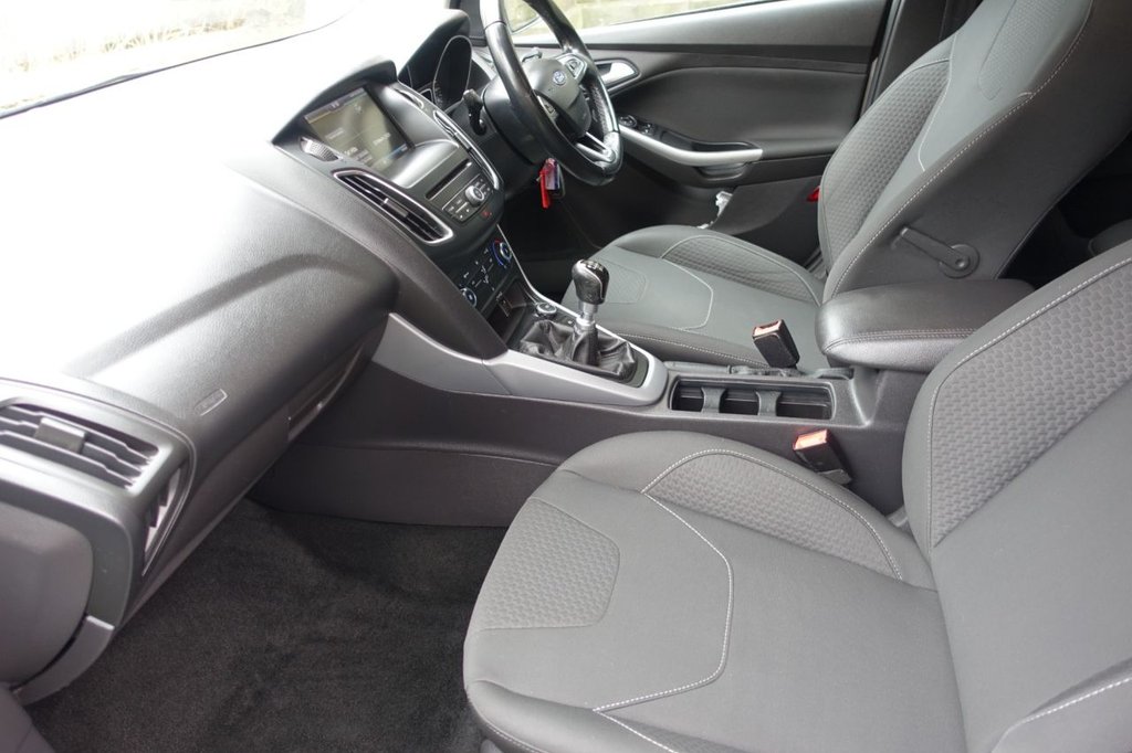 Used Ford Focus 2015 for sale - 78003091: Photo 2