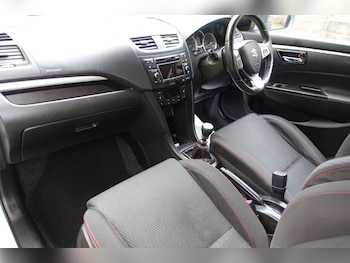 Used Suzuki Swift 2013 for sale - 76056654: Photo 4