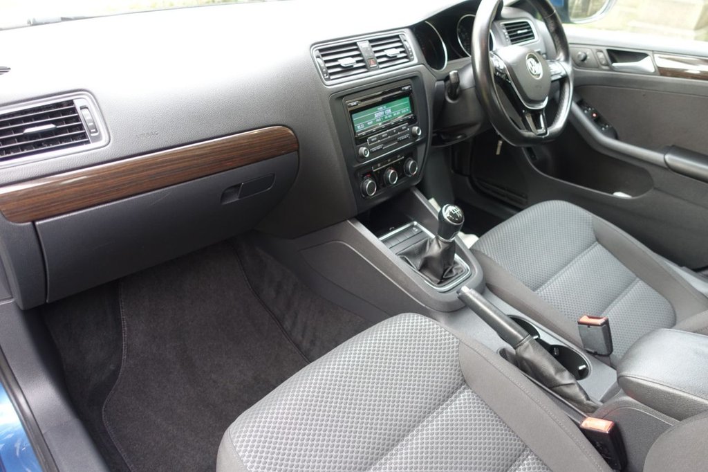 Used Volkswagen Jetta 2015 for sale - 76454628: Photo 4