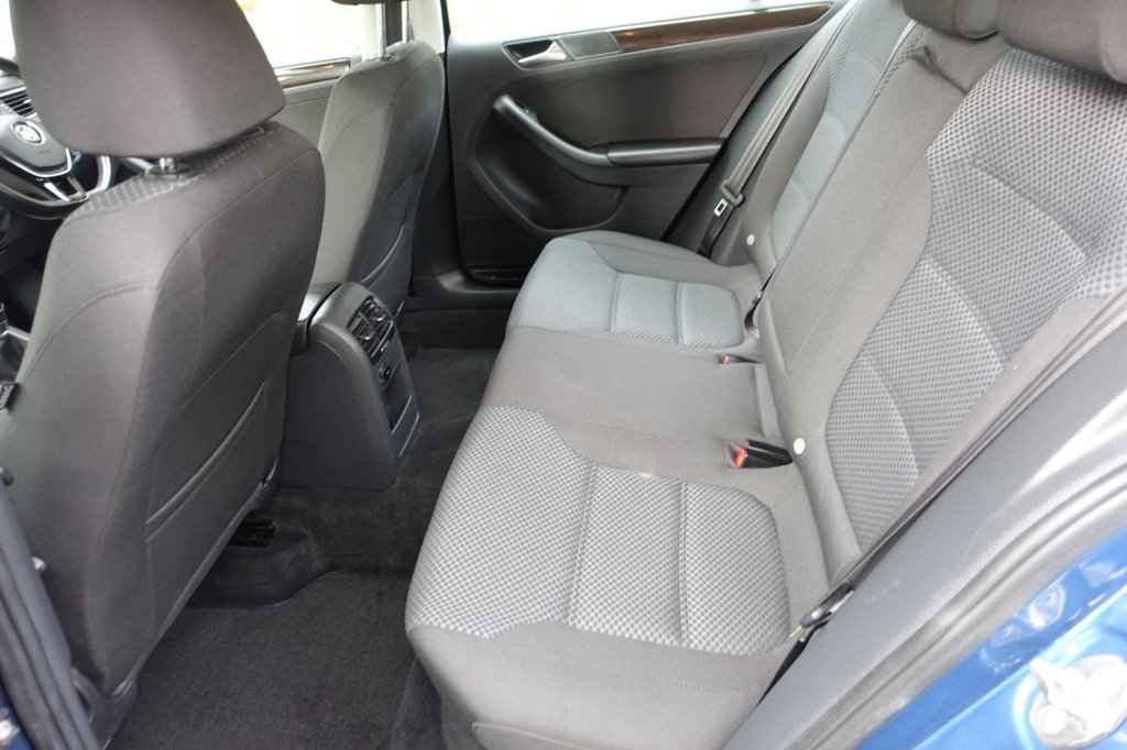 Used Volkswagen Jetta 2015 for sale - 76454628: Photo 5