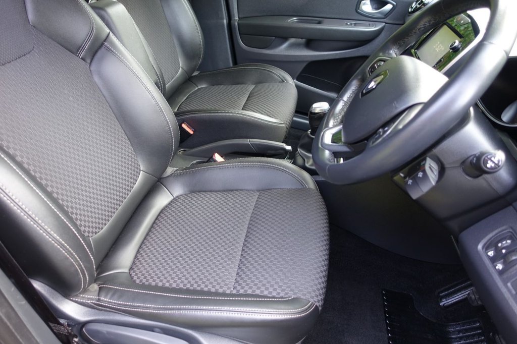 Used Renault Clio 2018 for sale - 77820828: Photo 3