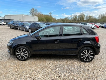 Used Volkswagen Polo 2015 for sale - 78007193: Photo