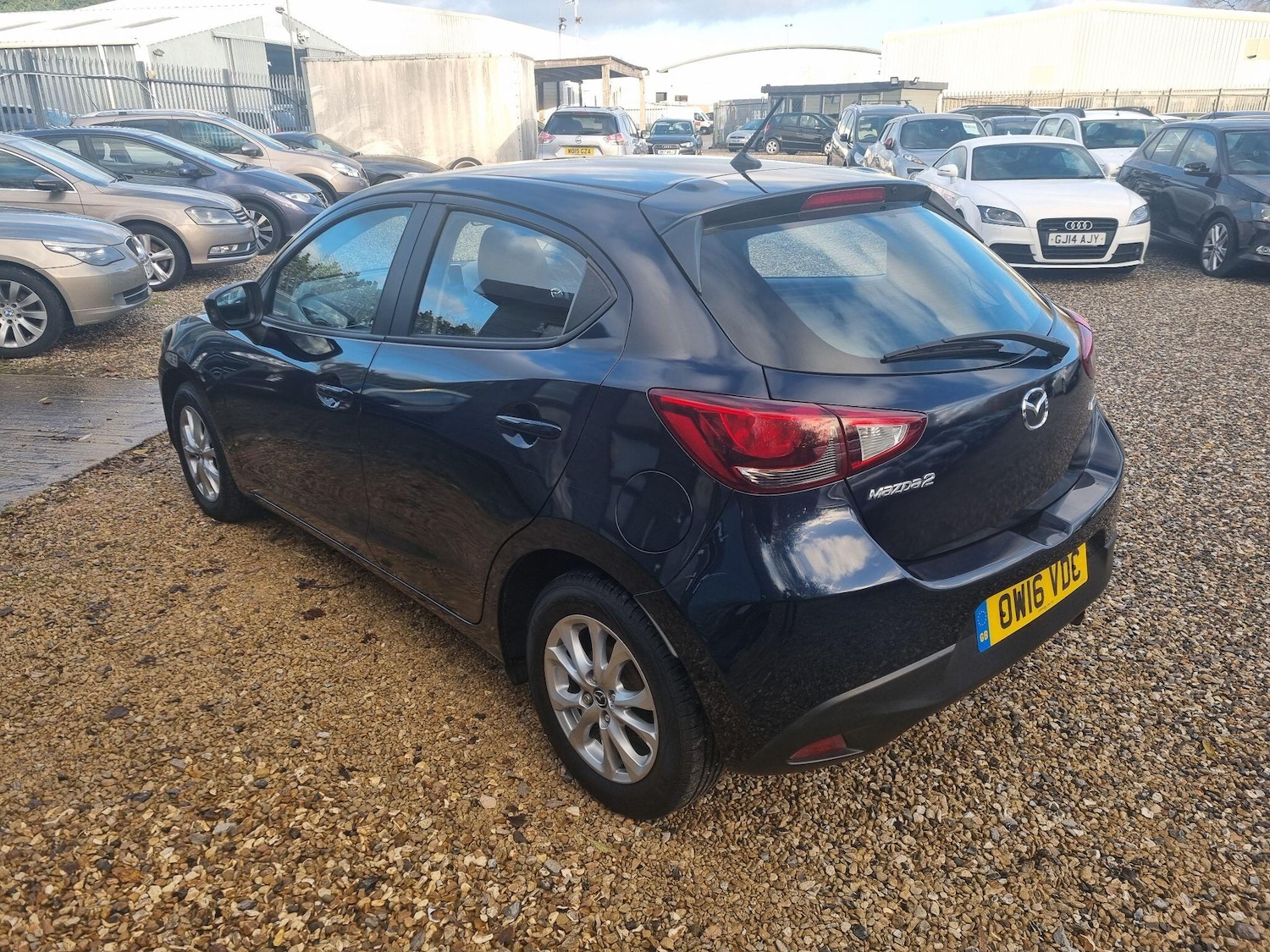 Used Mazda Mazda2 2016 for sale - 76899297: Photo 4