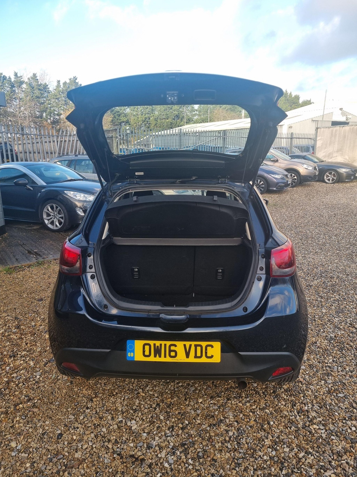 Used Mazda Mazda2 2016 for sale - 76899297: Photo 8