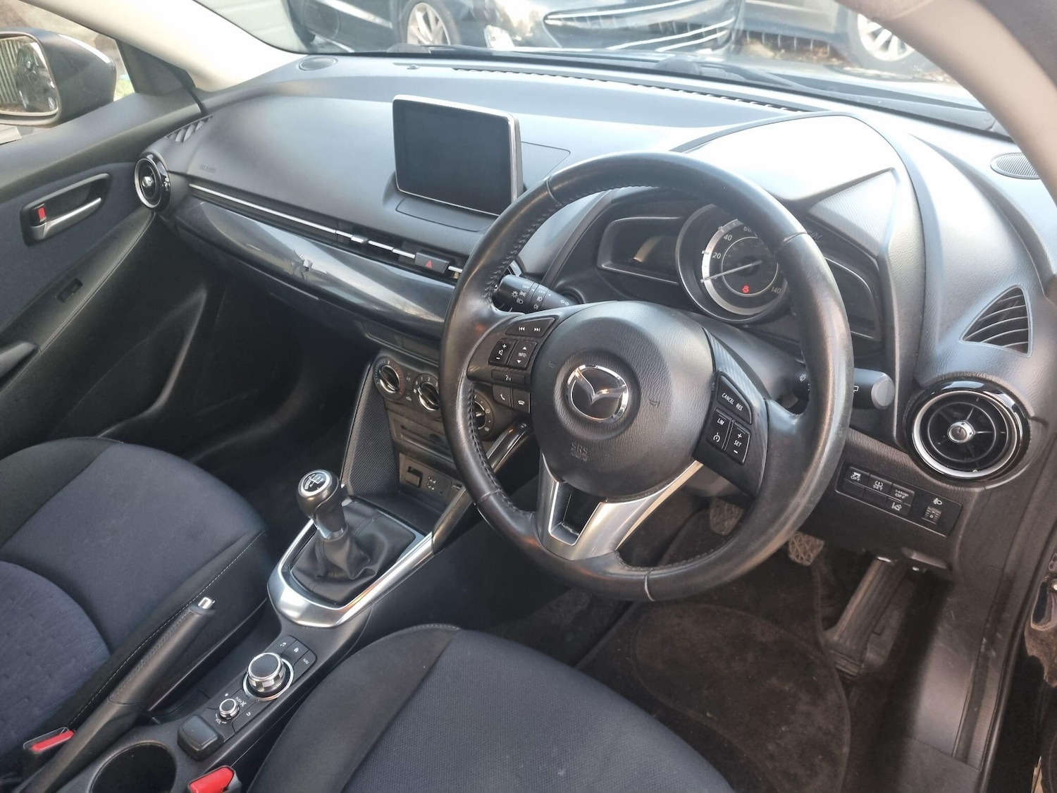 Used Mazda Mazda2 2016 for sale - 76899297: Photo 9