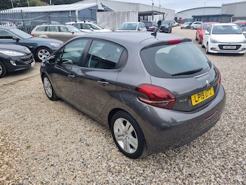 Used Peugeot 208 2019 for sale - 76227782: Photo