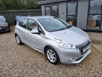 Used Peugeot 208 2013 for sale - 76499540: Photo