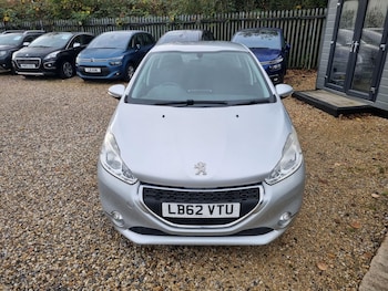 Used Peugeot 208 2013 for sale - 76499540: Photo