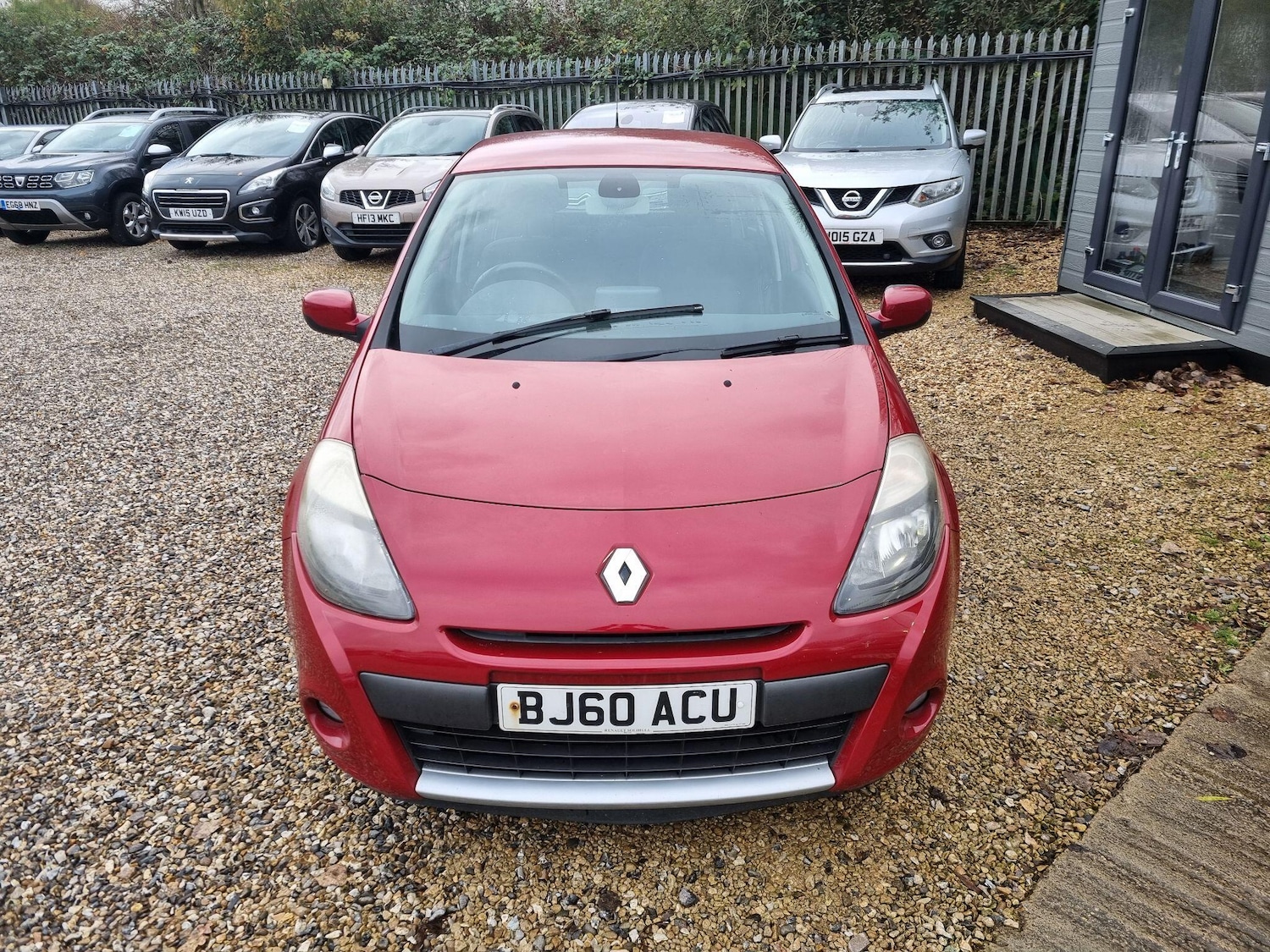 Used Renault Clio 2010 for sale - 76689294: Photo 2
