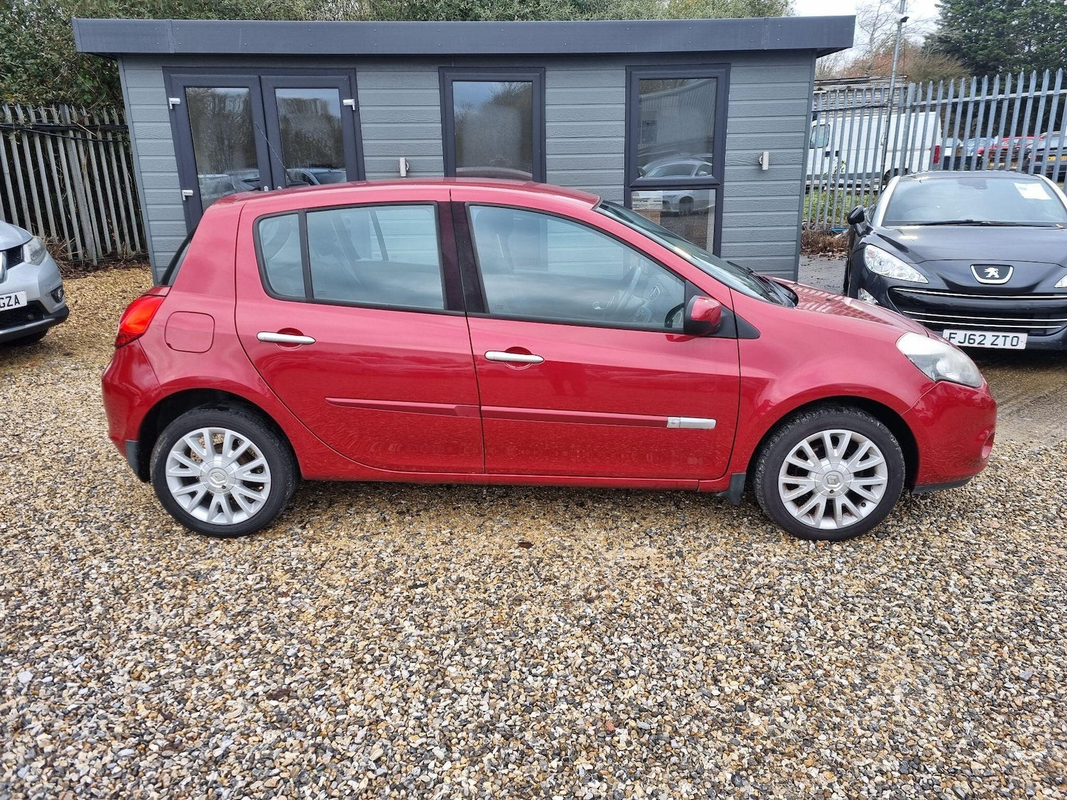 Used Renault Clio 2010 for sale - 76689294: Photo 7