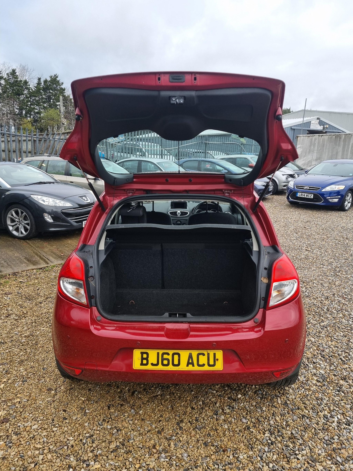 Used Renault Clio 2010 for sale - 76689294: Photo 8