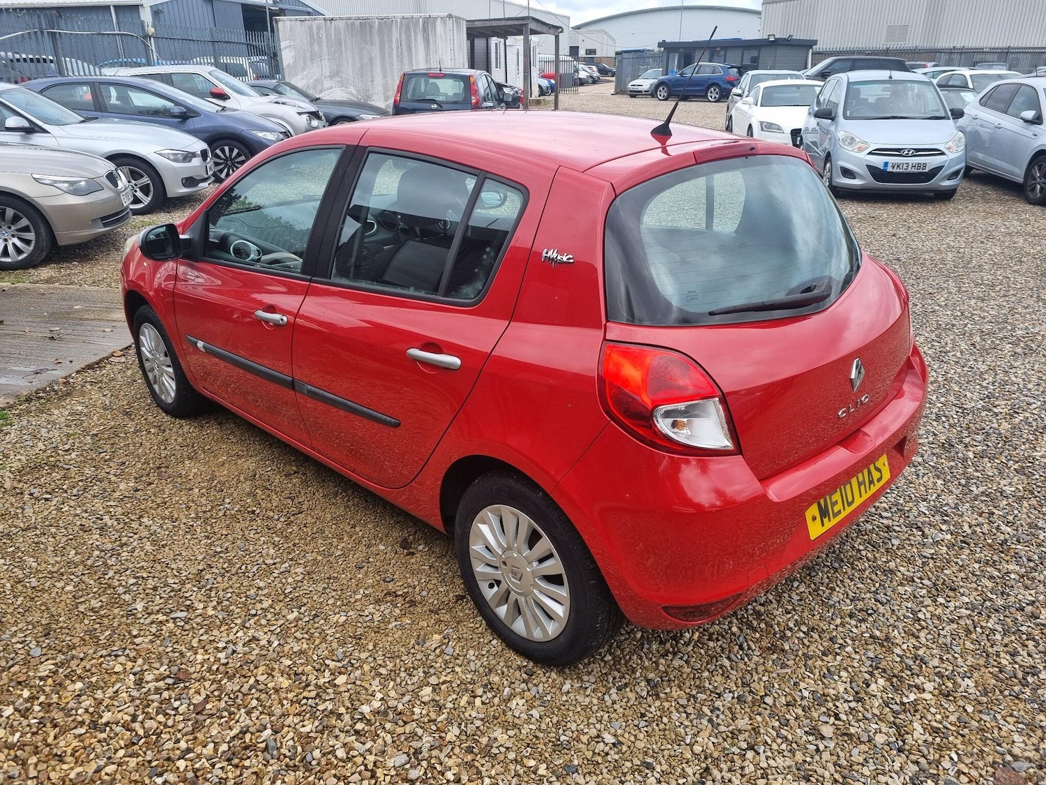 Used Renault Clio 2010 for sale - 76633884: Photo 3