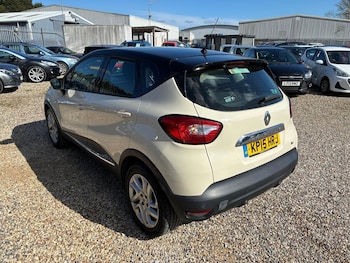 Used Renault Captur 2015 for sale - 77882324: Photo