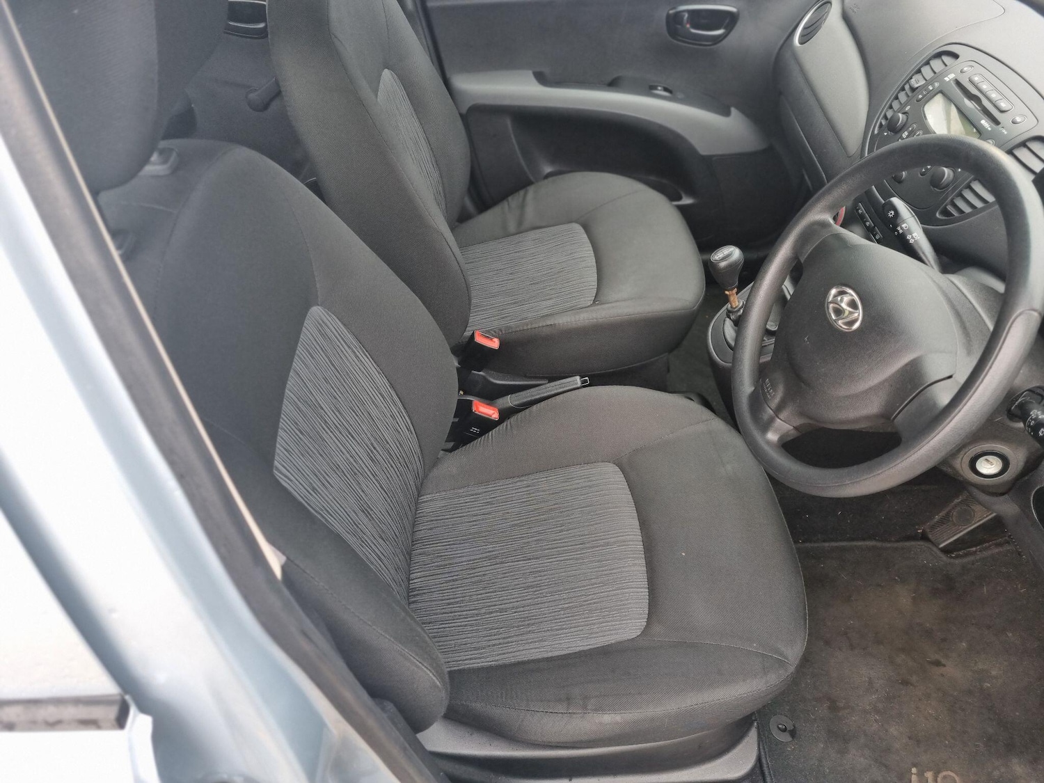 Used Hyundai i10 2013 for sale - 76549874: Photo 10