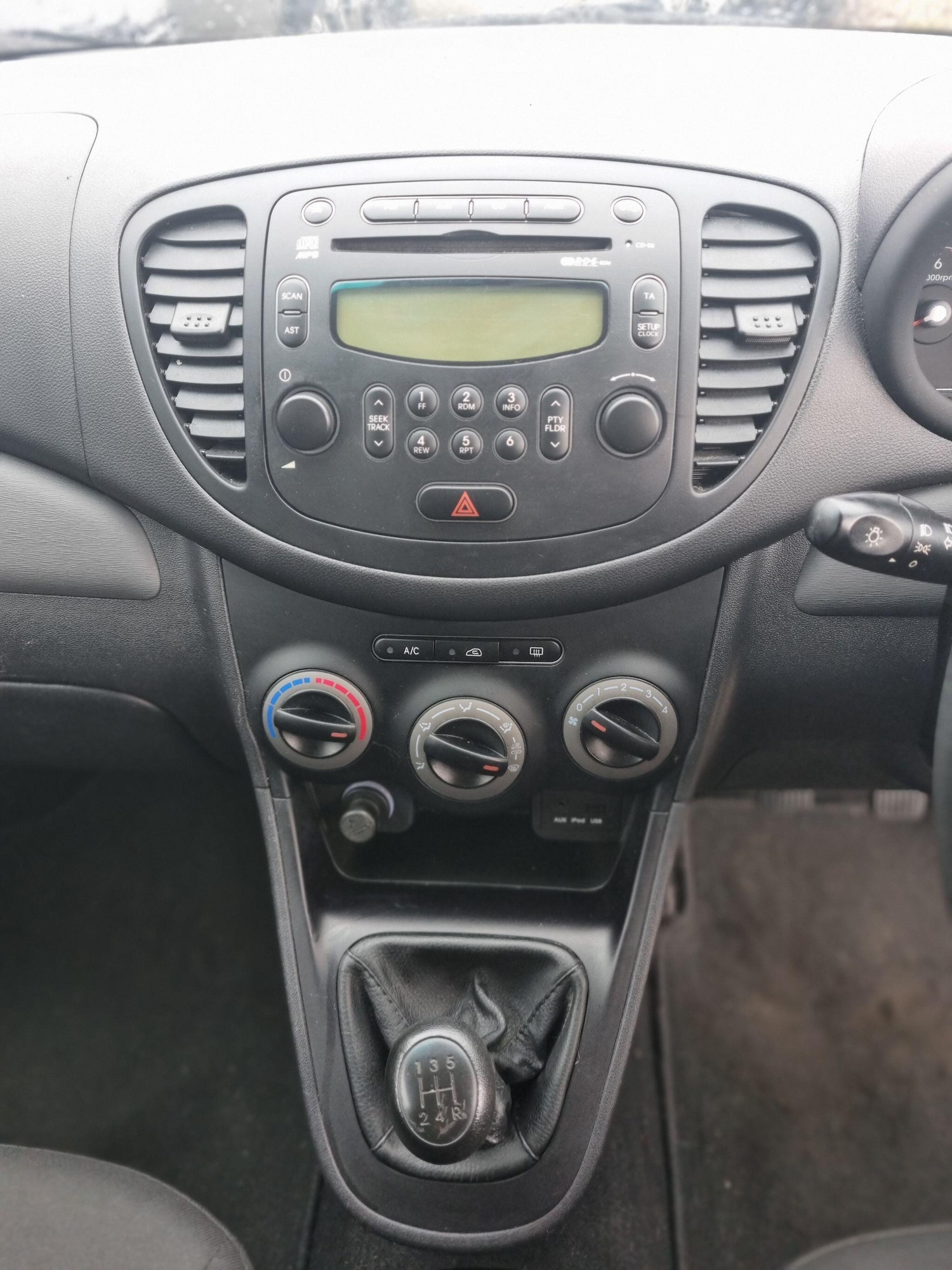 Used Hyundai i10 2013 for sale - 76549874: Photo 13