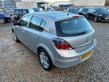Used Vauxhall Astra 2009 for sale - 77387496: Photo