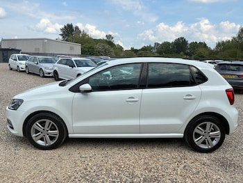 Used Volkswagen Polo 2016 for sale - 78528908: Photo