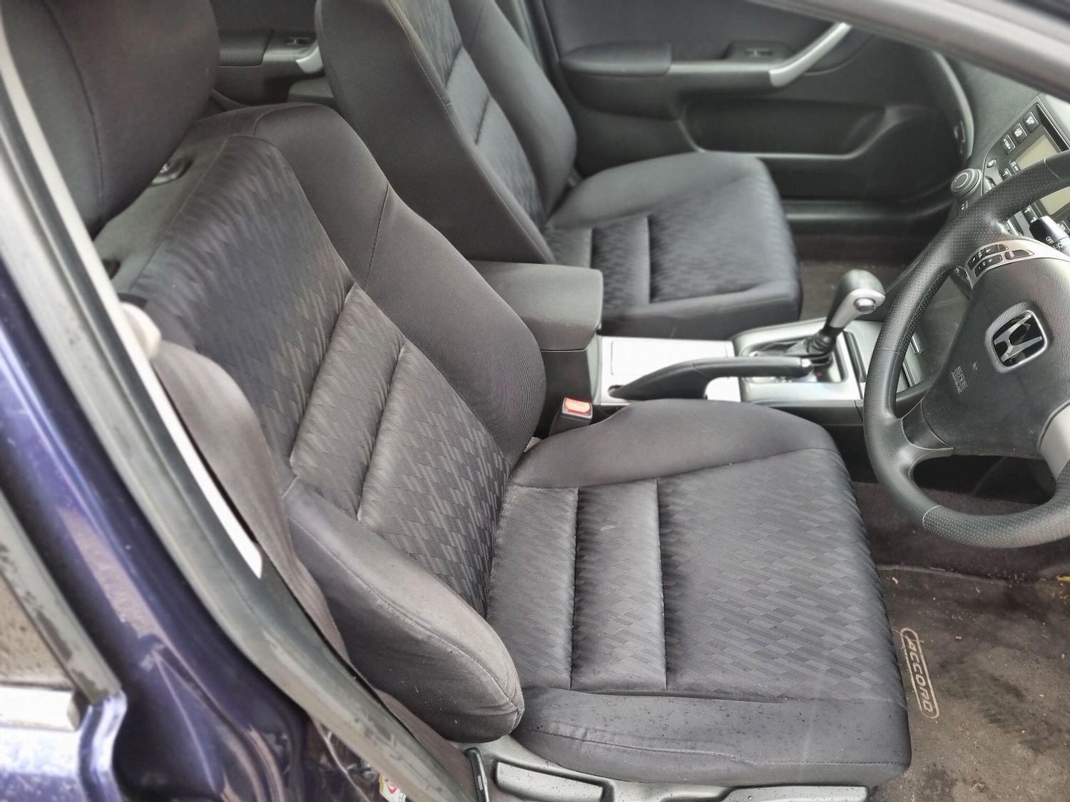 Used Honda Accord 2004 for sale - 77119956: Photo 8