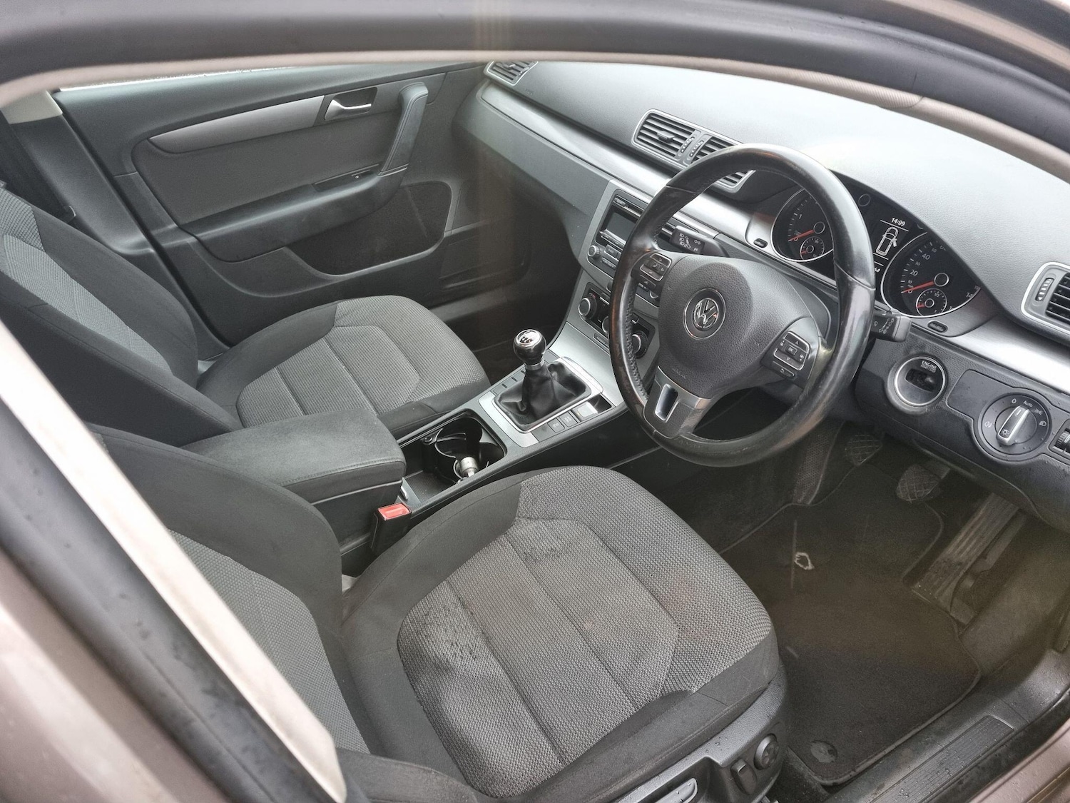 Used Volkswagen Passat 2012 for sale - 76398259: Photo 8