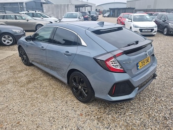Used Honda Civic 2019 for sale - 76238973: Photo